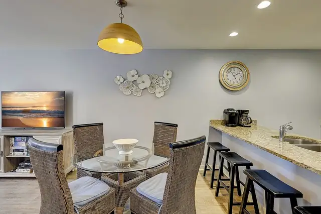 Dining area at The Moorings 73